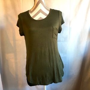 Ocasion: Olive green long tee shirt w/ pocket
